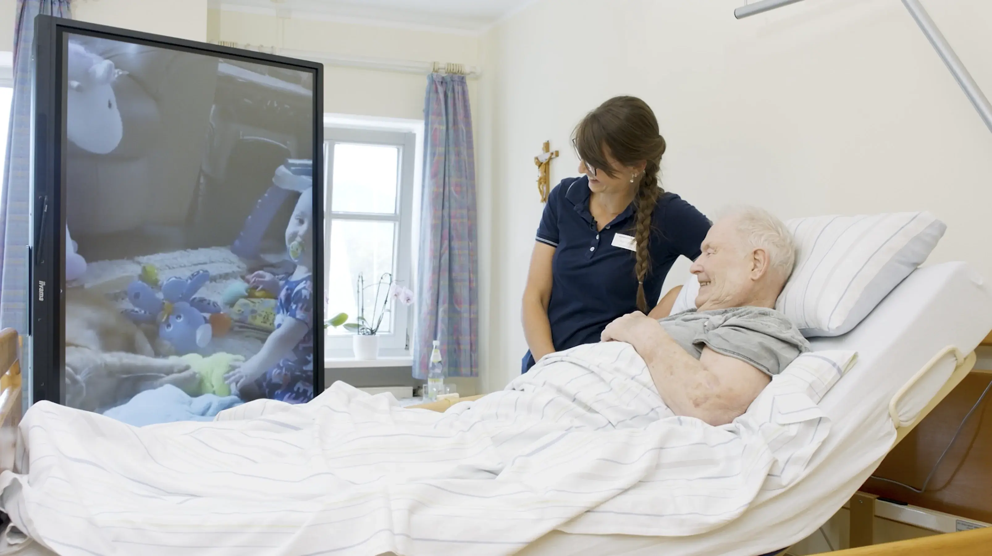 Felix Gesundheitsdisplay im Einsatz in einer Pflegeeinrichtung zur digitalen Aktivierung